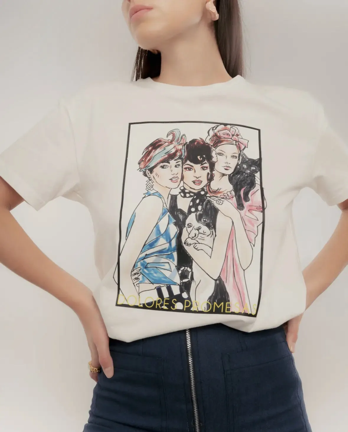 White cotton T-Shirt with Girls with style by Dolores Promesas